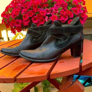 Fugitive Black Suede and Leather Ankle Boot w 2 1/2” heel Unique Velcro Fastener